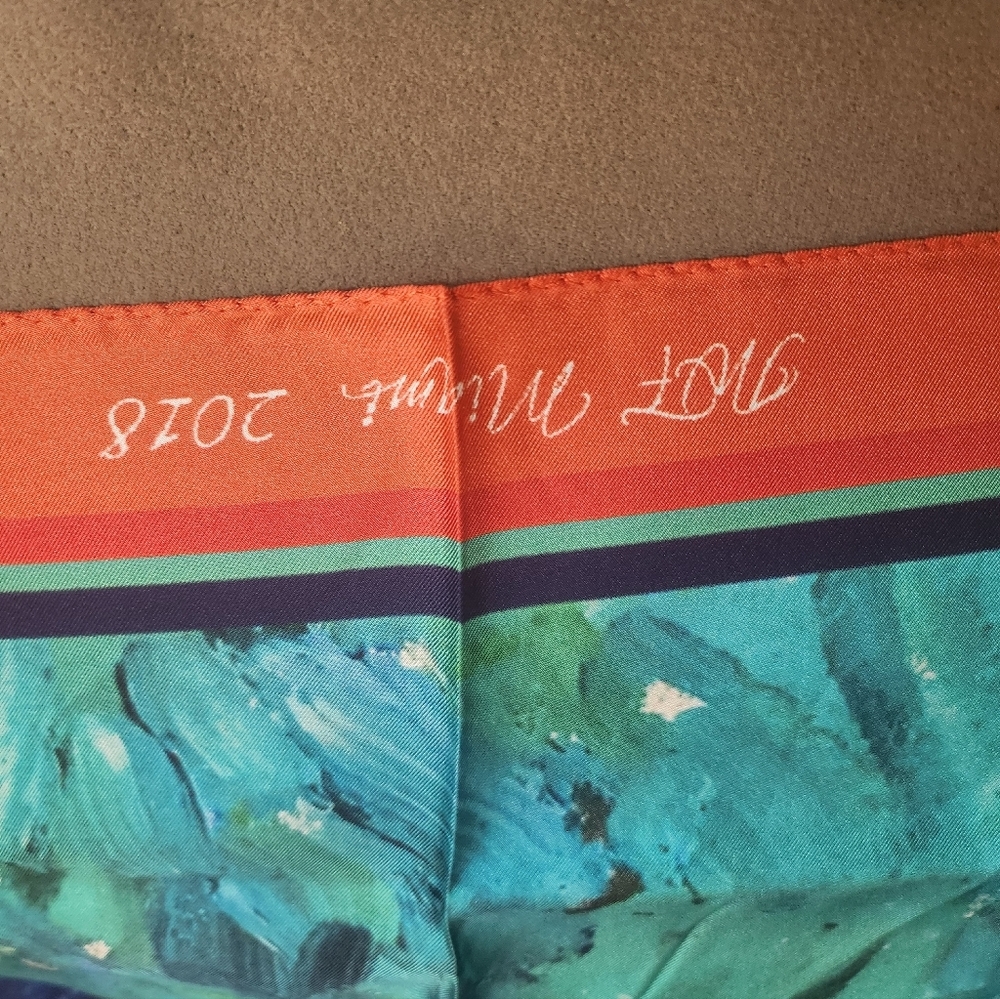 Lisa Barron 100% silk scarf NEW - Picture 5 of 6
